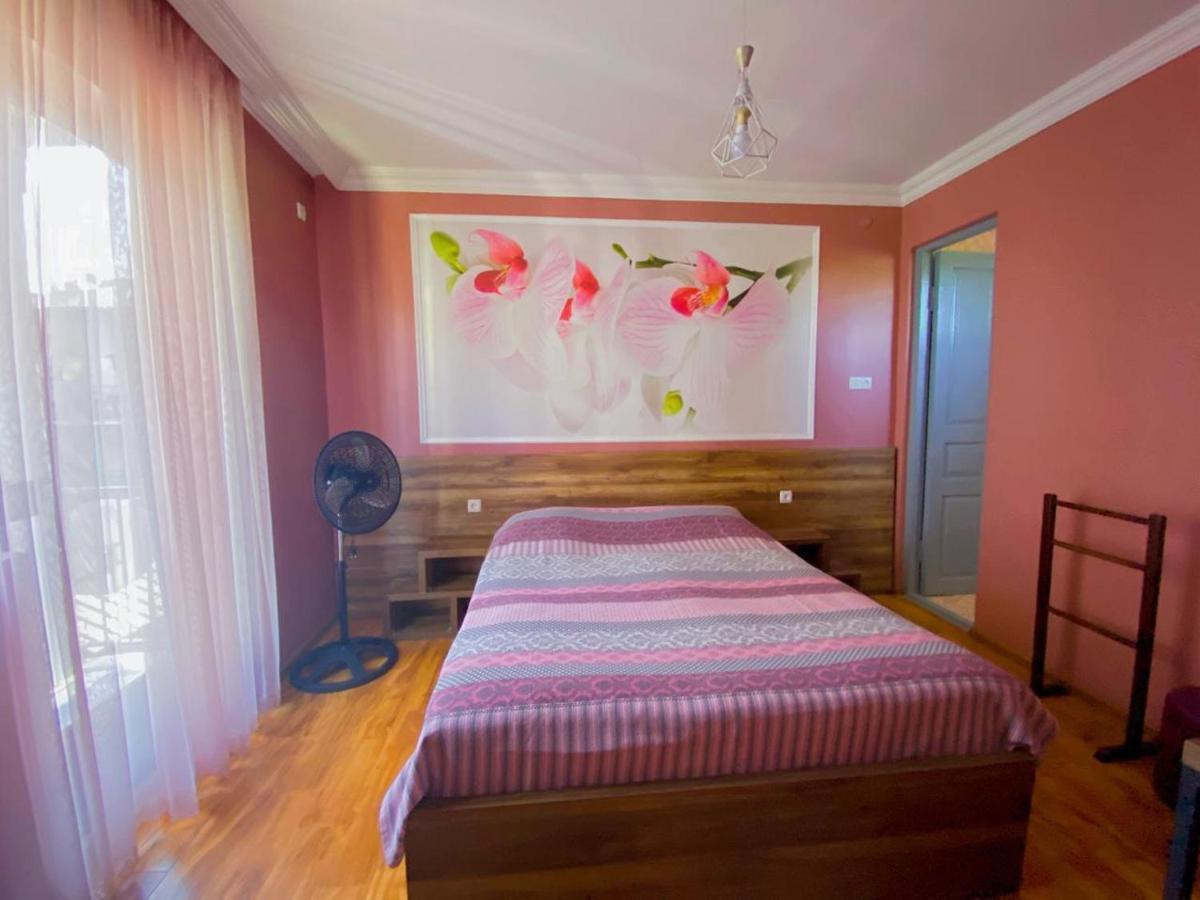 Hôtel Nino à Kobuleti Extérieur photo