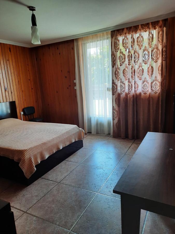 Hôtel Nino à Kobuleti Extérieur photo